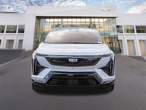 Used 2025 Cadillac Optiq Sport 1 AWD/4WD image 2