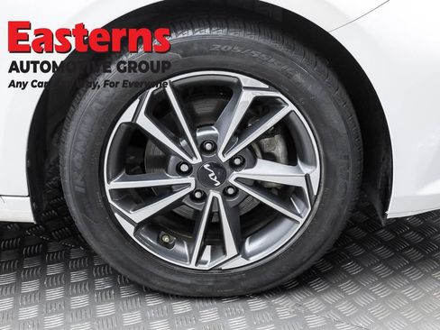 Used 2022 Kia Forte LXS image 28