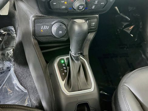 Used 2023 Jeep Renegade Limited AWD/4WD image 17
