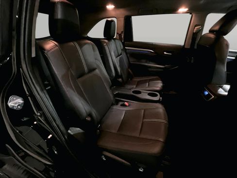 Used 2019 Toyota Highlander SE AWD/4WD image 19