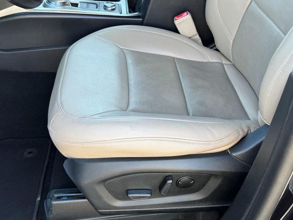 Used 2021 Ford Explorer Limited AWD/4WD image 25