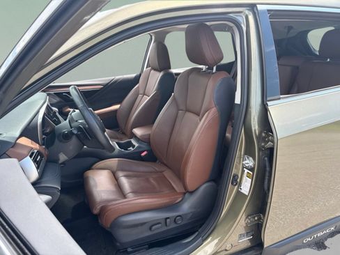 Used 2024 Subaru Outback Touring AWD/4WD image 17