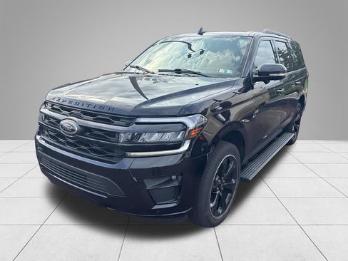 Used 2023 Ford Expedition Limited AWD/4WD image 12