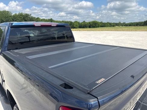 Used 2023 Chevrolet Silverado 1500 LT Trail Boss w/ LPO, Dark Essentials Package AWD/4WD image 13