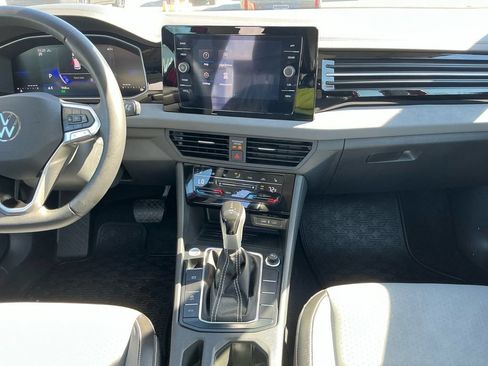 Used 2025 Volkswagen Jetta SE w/ Sunroof Package FWD image 20