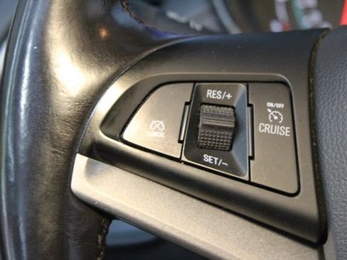 Used 2019 Chevrolet Trax LT w/ LT Convenience Package FWD image 20