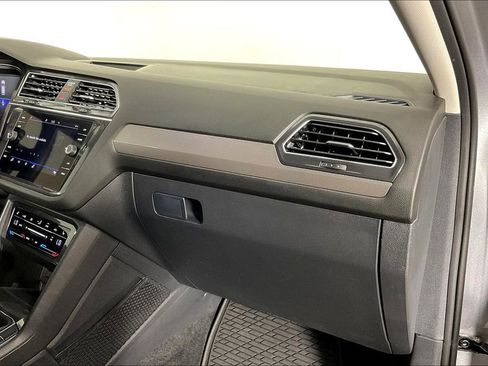Used 2023 Volkswagen Tiguan SE image 22