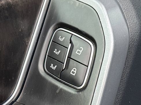 Used 2022 Ford F150 Lariat w/ Equipment Group 501A Mid image 21