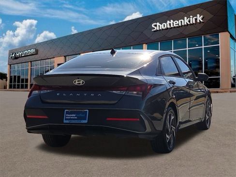 Certified 2025 Hyundai Elantra Sport image 6