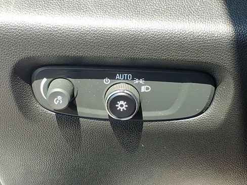 Used 2023 Chevrolet Traverse RS AWD/4WD image 16