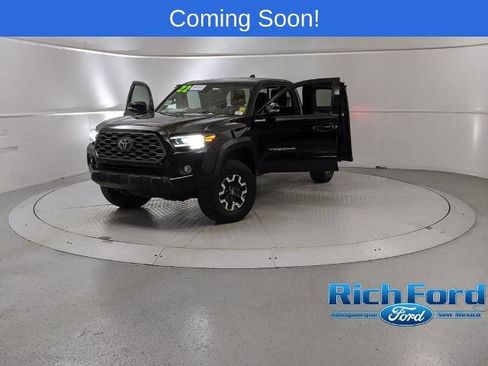 Used 2022 Toyota Tacoma TRD Off-Road image 12