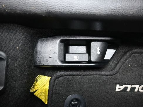 Used 2023 Toyota Corolla LE w/ Carpet Mat Package (TMS) FWD image 30