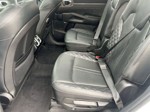 Used 2022 Kia Sorento SX Prestige image 26