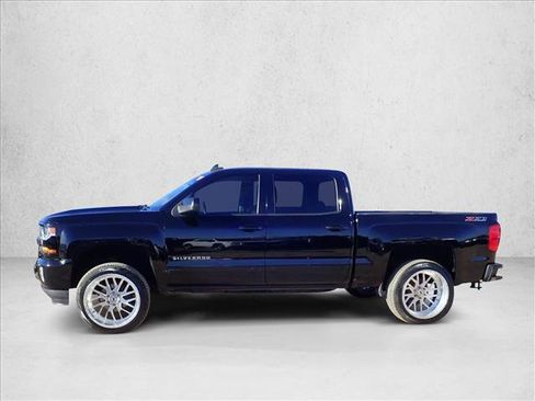 Used 2017 Chevrolet Silverado 1500 LT image 2