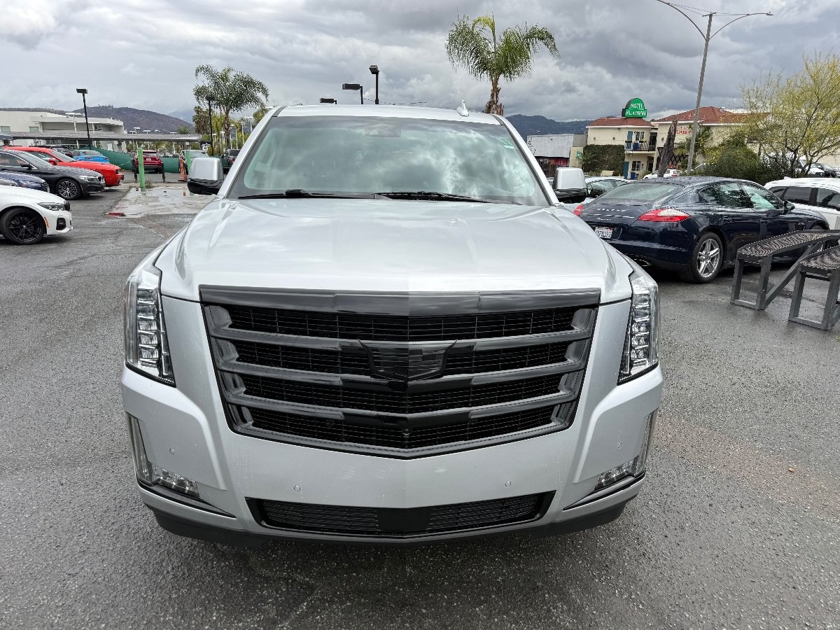 Used 2019 Cadillac Escalade ESV Premium Luxury AWD/4WD image 2
