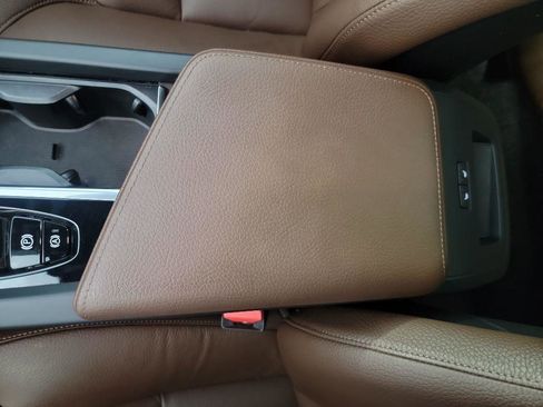 Used 2022 Volvo XC60 B5 Momentum w/ Advanced Package image 33