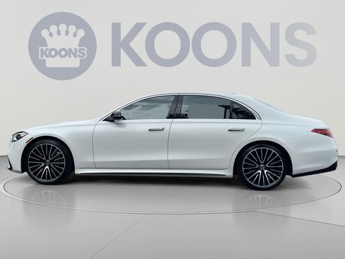 Used 2022 Mercedes-Benz S 580 4MATIC Sedan w/ AMG Line Package image 7