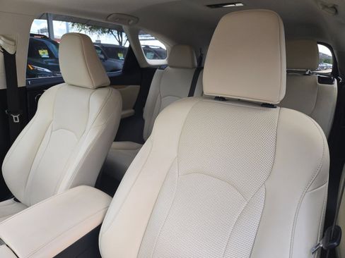 Used 2022 Lexus RX 350L FWD w/ Premium Package image 9