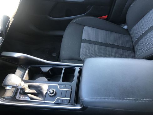 Used 2023 Kia Sorento LX image 18