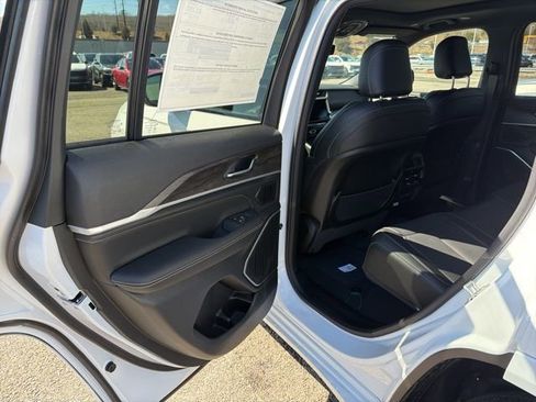 New 2026 Jeep Grand Cherokee Limited Reserve image 12