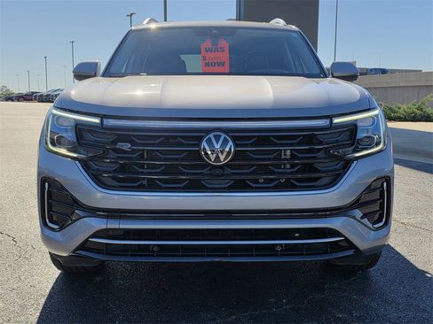 Used 2024 Volkswagen Atlas SEL Premium R-Line image 2