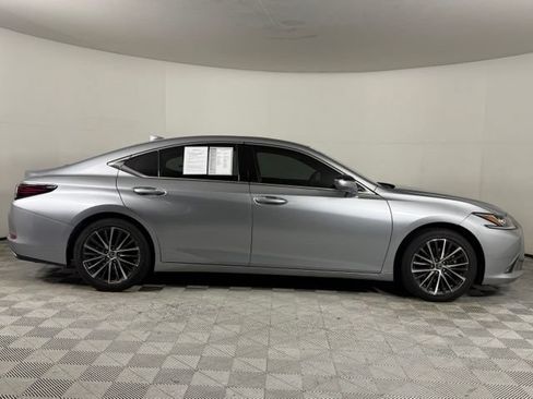 Used 2023 Lexus ES 350 w/ Premium Package FWD image 10