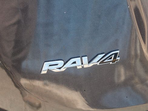 Certified 2016 Toyota RAV4 LE FWD image 15