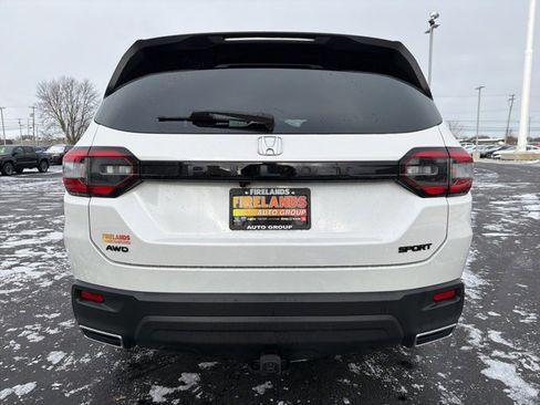 Used 2023 Honda Pilot Sport image 6