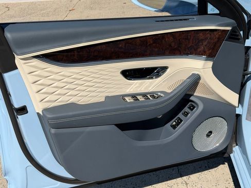 New 2026 Bentley Flying Spur Plug-In Hybrid image 18