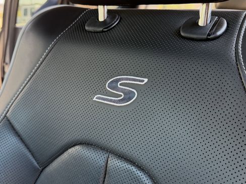 Used 2025 Chrysler Pacifica Limited image 15