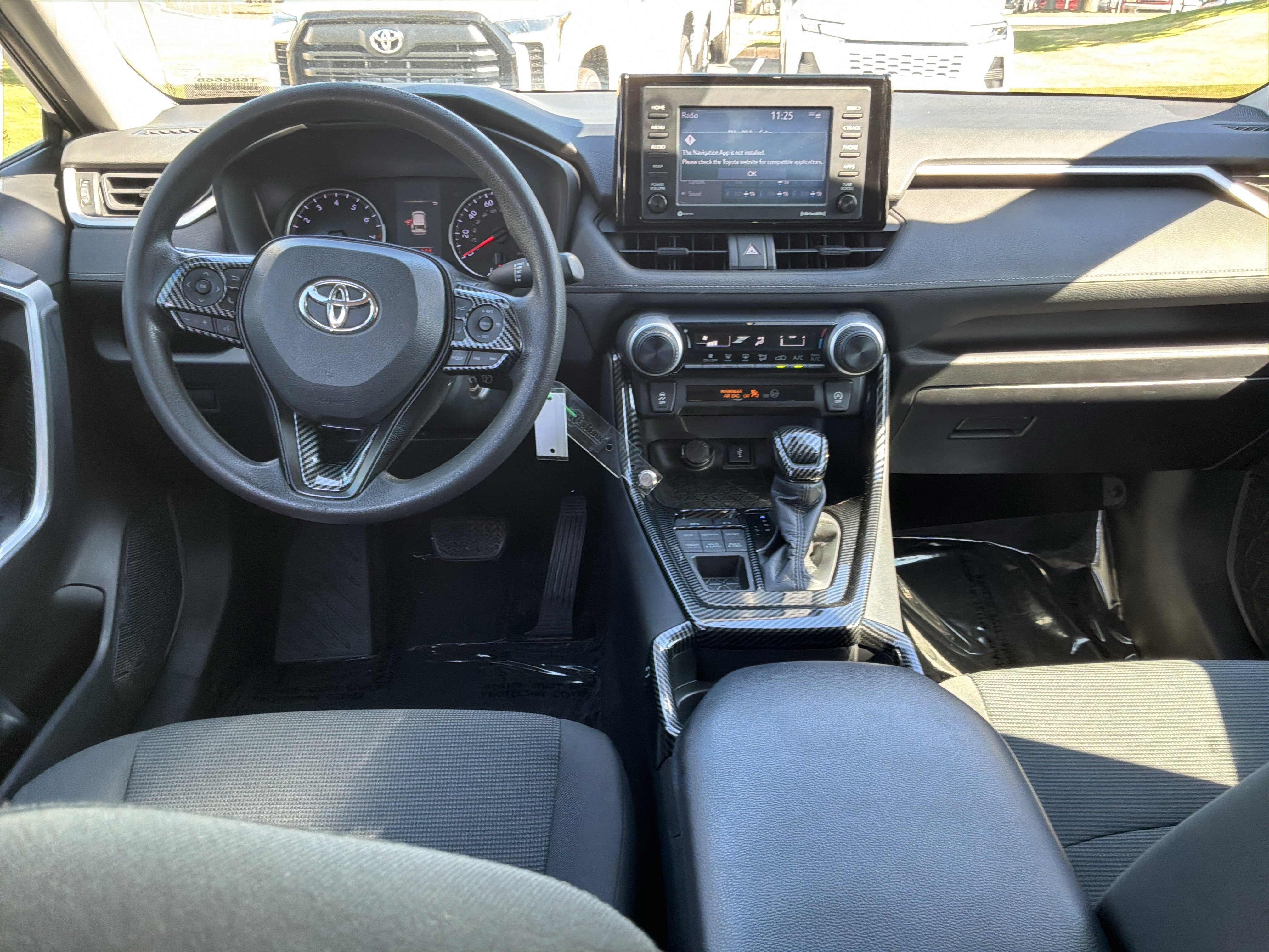 Used 2021 Toyota RAV4 LE AWD/4WD image 28