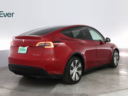 Used 2021 Tesla Model Y Long Range image 12