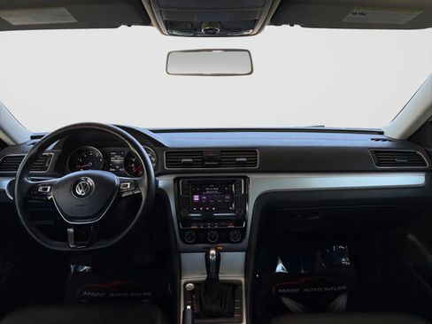 Used 2019 Volkswagen Passat 2.0T Wolfsburg w/ Wheels & Sunroof Package FWD image 22