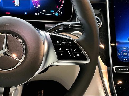 Used 2026 Mercedes-Benz GLC 300 4MATIC image 25