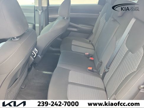 Certified 2025 Kia Sorento LX FWD image 12