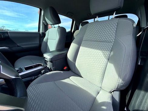 Used 2023 Toyota Tacoma SR5 image 18