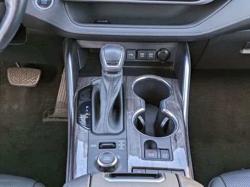 Used 2021 Toyota Highlander Platinum image 20