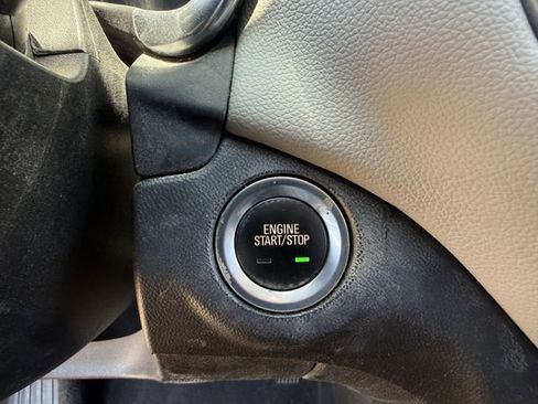 Used 2021 Chevrolet Equinox LT FWD image 20