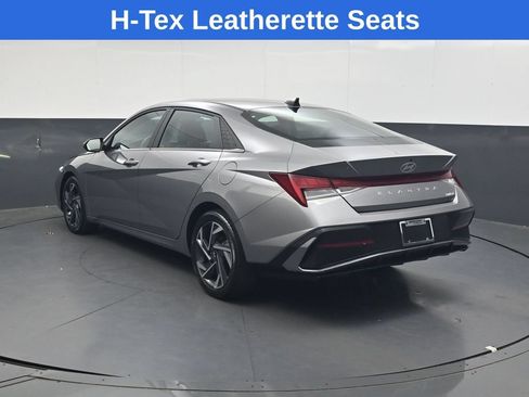 Used 2025 Hyundai Elantra Limited FWD image 6