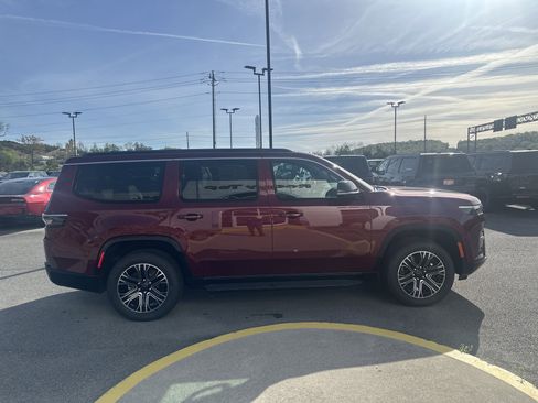 New 2026 Jeep Grand Wagoneer 4WD w/ Premium Group I image 7