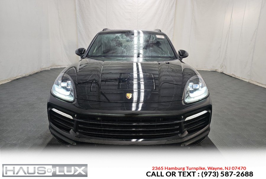Used 2023 Porsche Cayenne AWD/4WD image 2