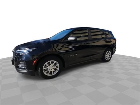 Certified 2023 Chevrolet Equinox LS w/ LS Convenience Package image 4