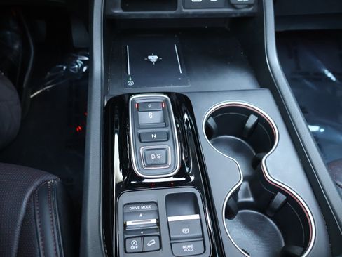 Used 2025 Honda Pilot Black Edition image 44