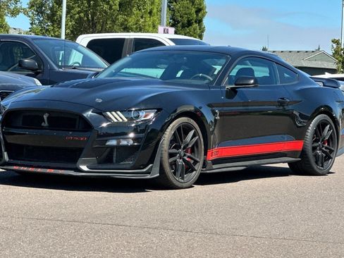 Used 2021 Ford Mustang Shelby GT500 w/ Technology Package RWD image 8
