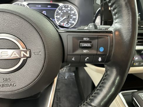 Used 2022 Nissan Pathfinder SL image 14