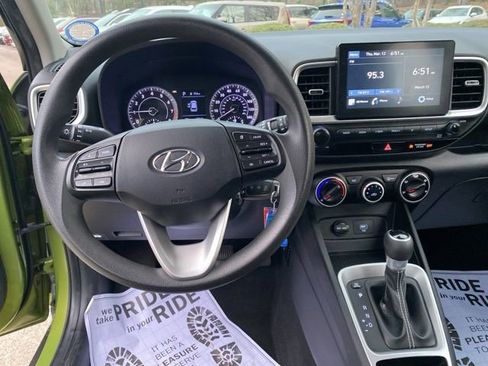 Used 2020 Hyundai Venue SE FWD image 8