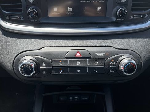 Used 2019 Kia Sorento L image 14