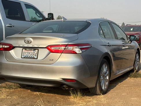 Used 2019 Toyota Camry LE w/ Convenience Package FWD image 4