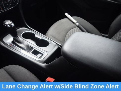 Used 2019 Chevrolet Equinox LT FWD image 13