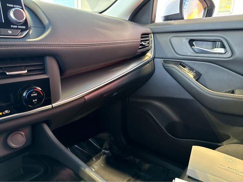 Used 2024 Nissan Rogue SV AWD/4WD image 26